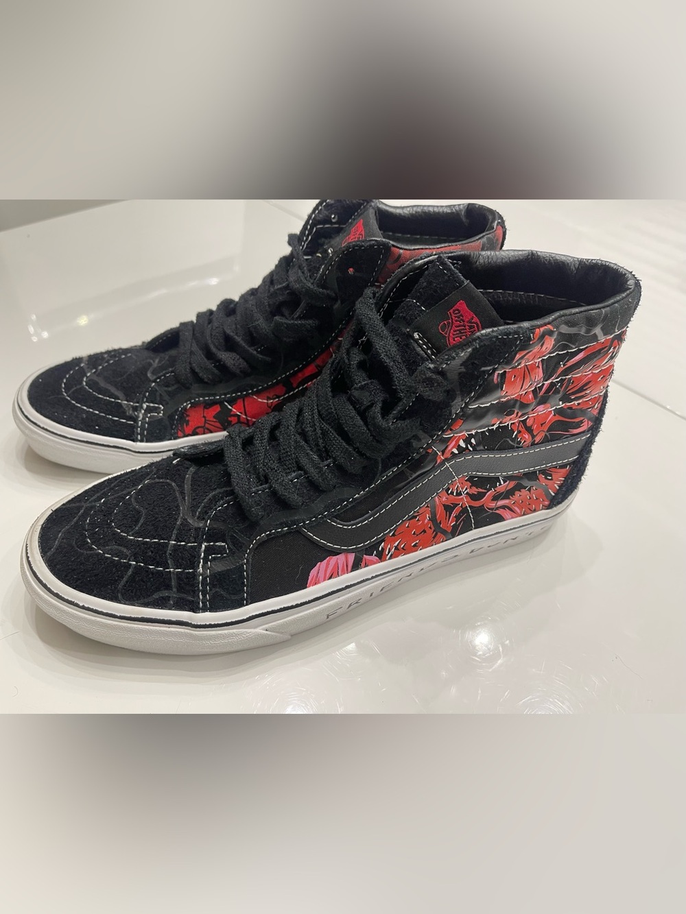 Vans x Stranger Things Sk8-Hi Reissue Upside Down Men’s Size 9 EUC